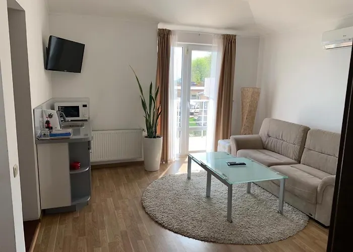 Belaya Udacha Nyaraló *